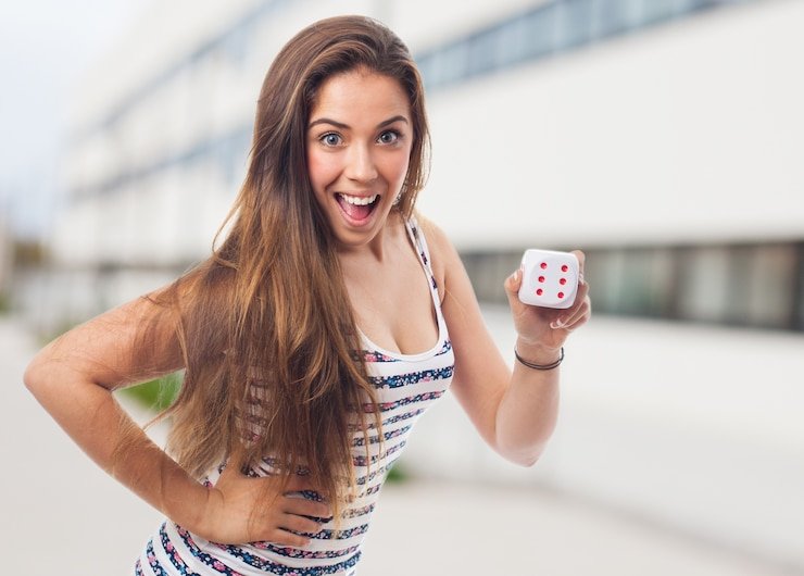 Kategori permainan auroratoto2 termasuk taruhan olahraga, live-dealer, slot, dan esports